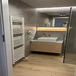 In With & Pools Apartment *