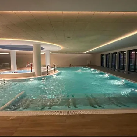 In With & Pools * פוביירובו