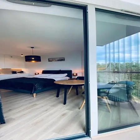 In With & Pools דירה פוביירובו