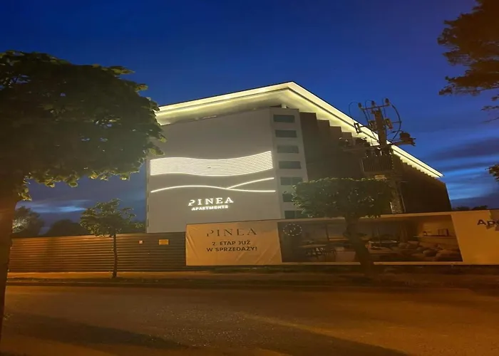 In With & Pools Apartment