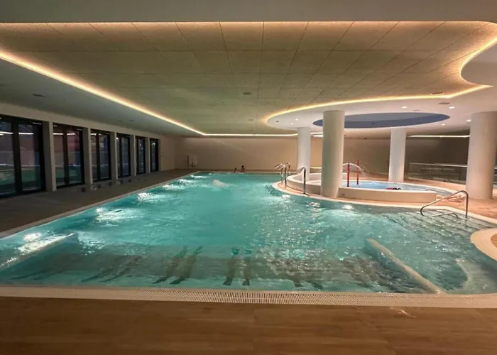 In With & Pools Apartment *