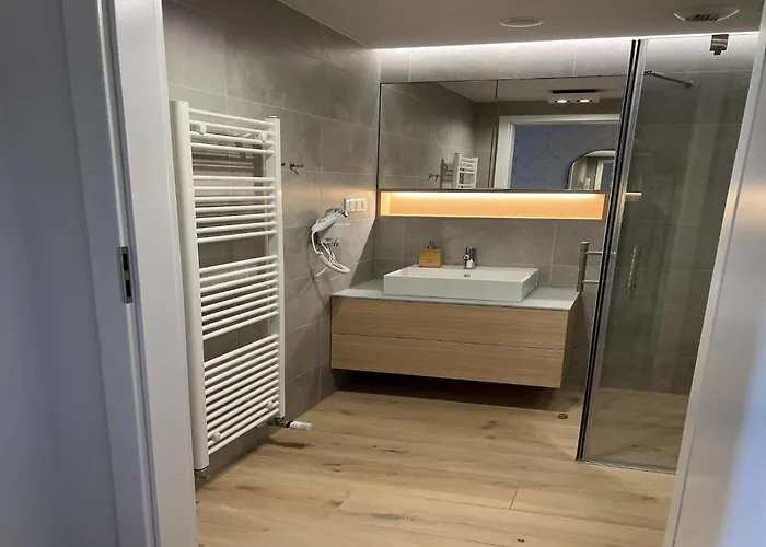 In With & Pools Apartment *